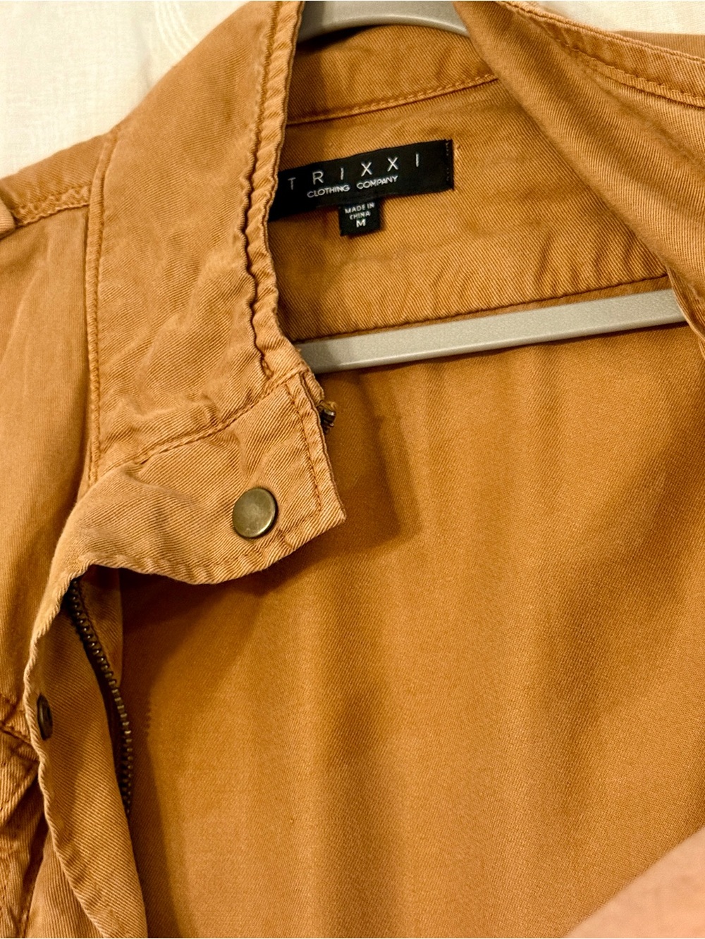 Trixxi Utility Cargo Vest Size Medium Camel Safari Military Style - Picture 10 of 10